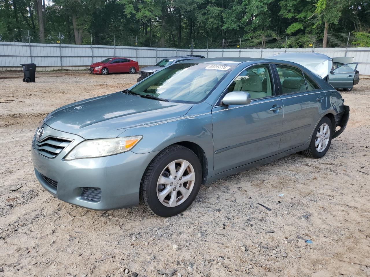 TOYOTA CAMRY BASE
