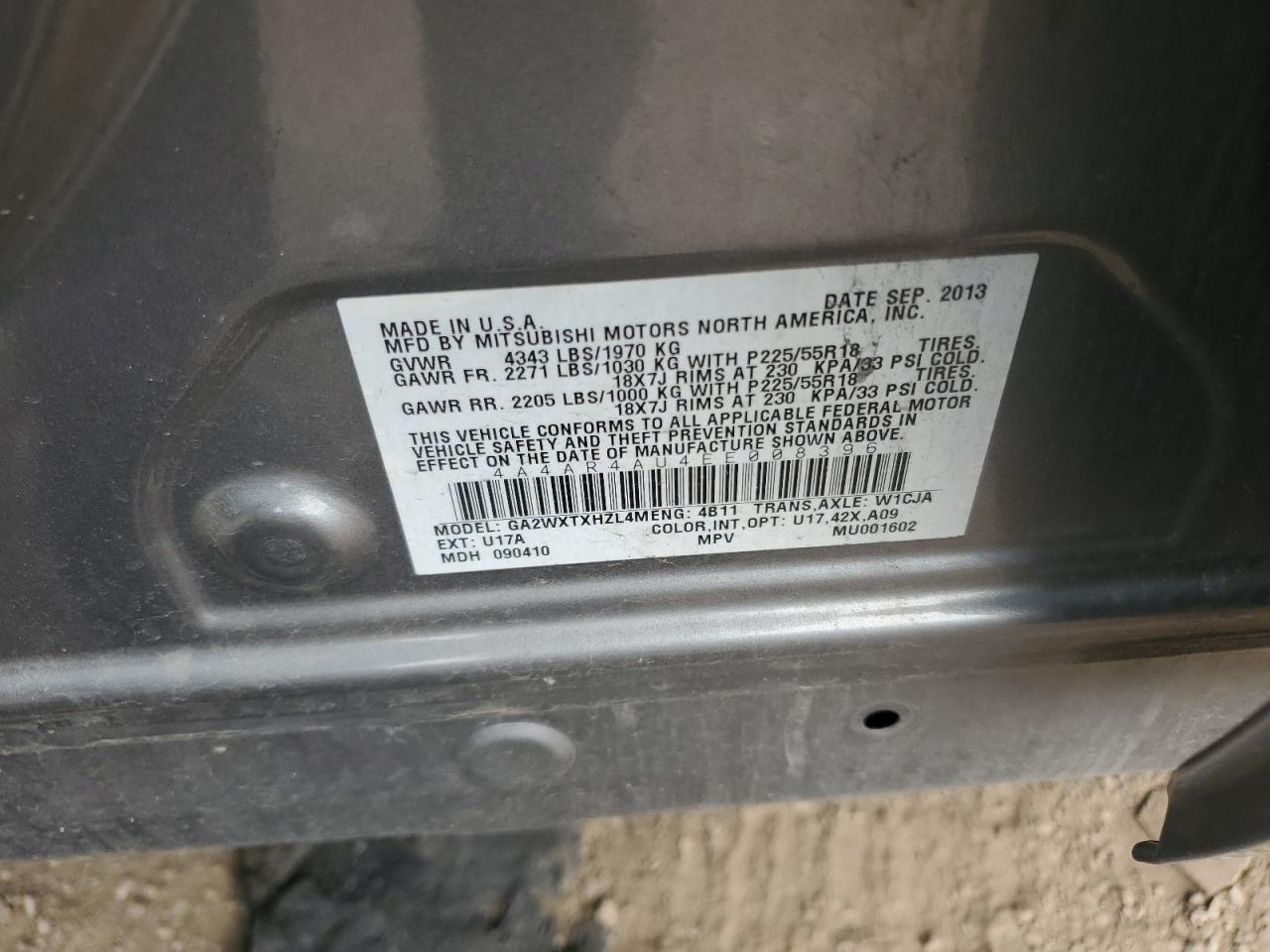 MITSUBISHI OUTLANDER SE