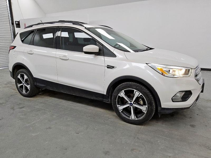 Vin: 1fmcu0hd6jub24451, lot: 60249355, ford escape sel 20184