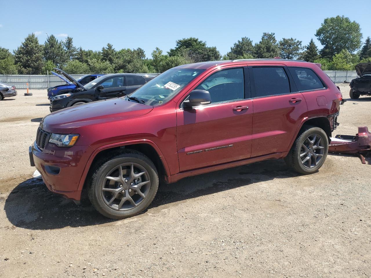  Salvage Jeep Grand Cherokee