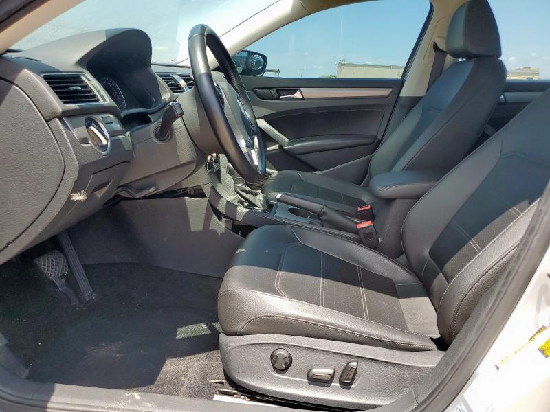 2015 VOLKSWAGEN PASSAT SE 1VWBT7A35FC030004