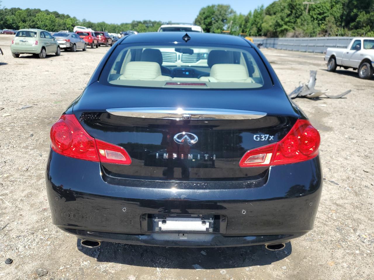 Infiniti G37 2012