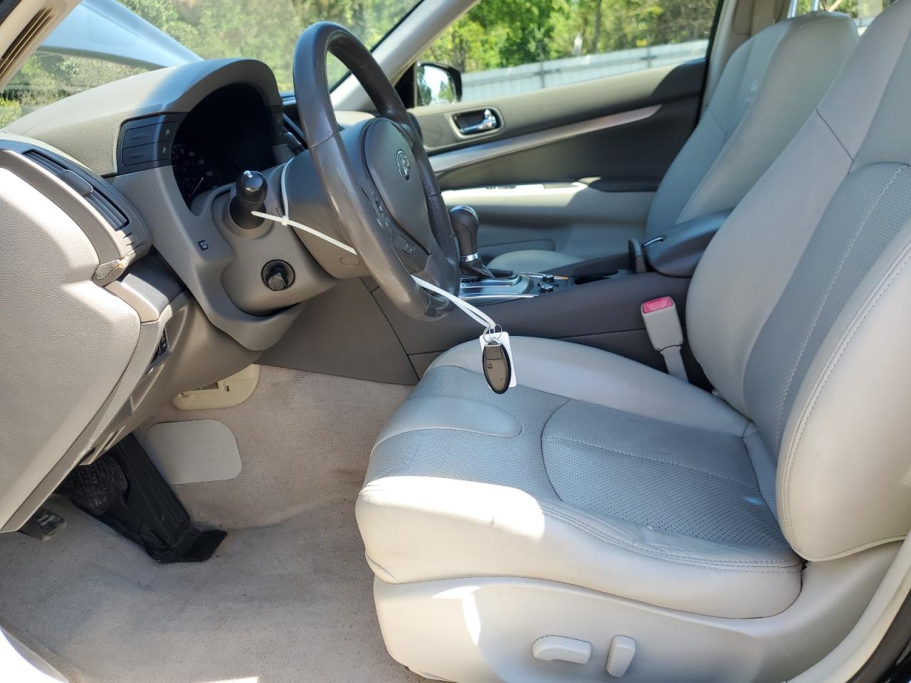 Infiniti G37 2012
