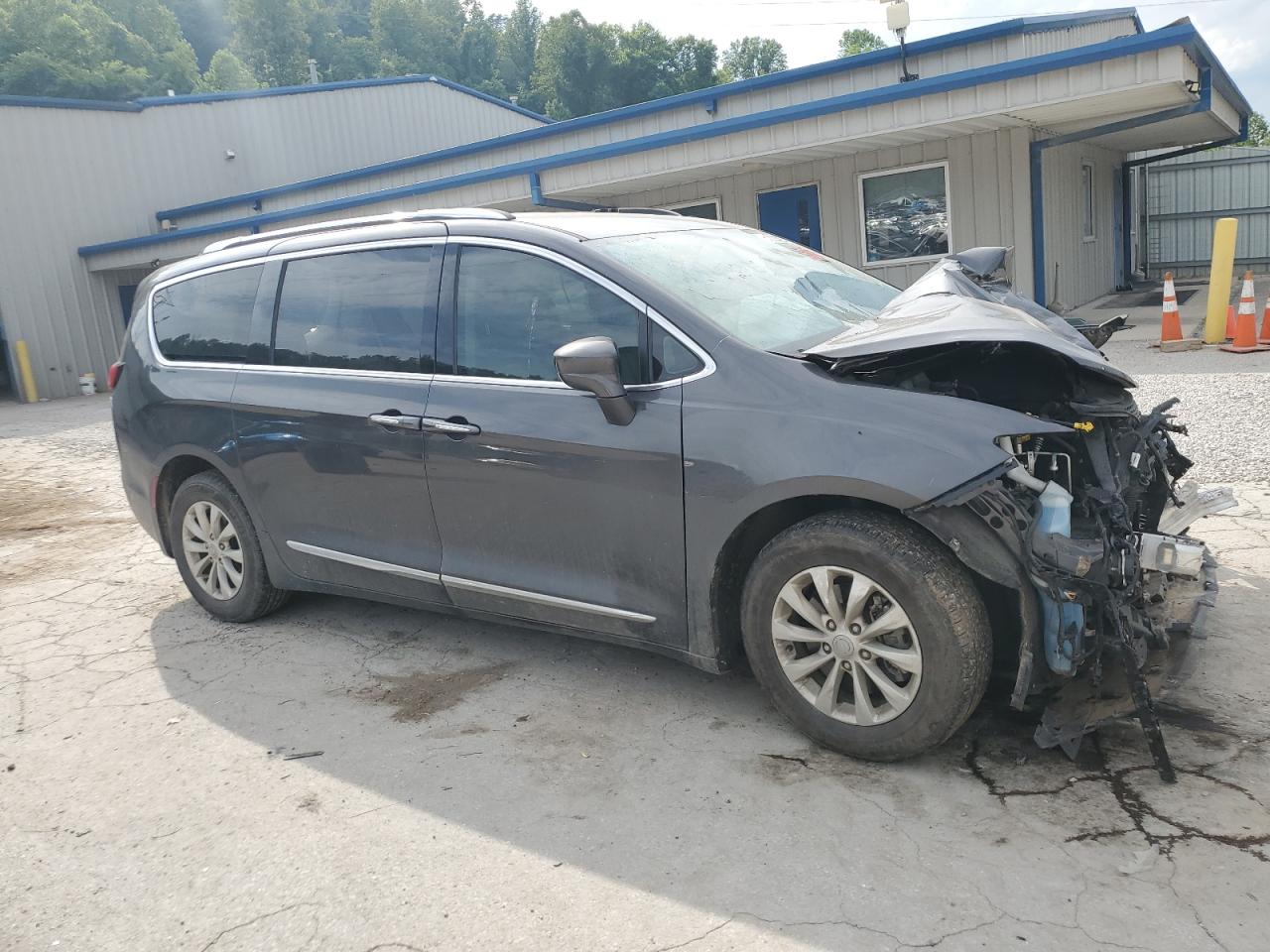 CHRYSLER PACIFICA TOURING L