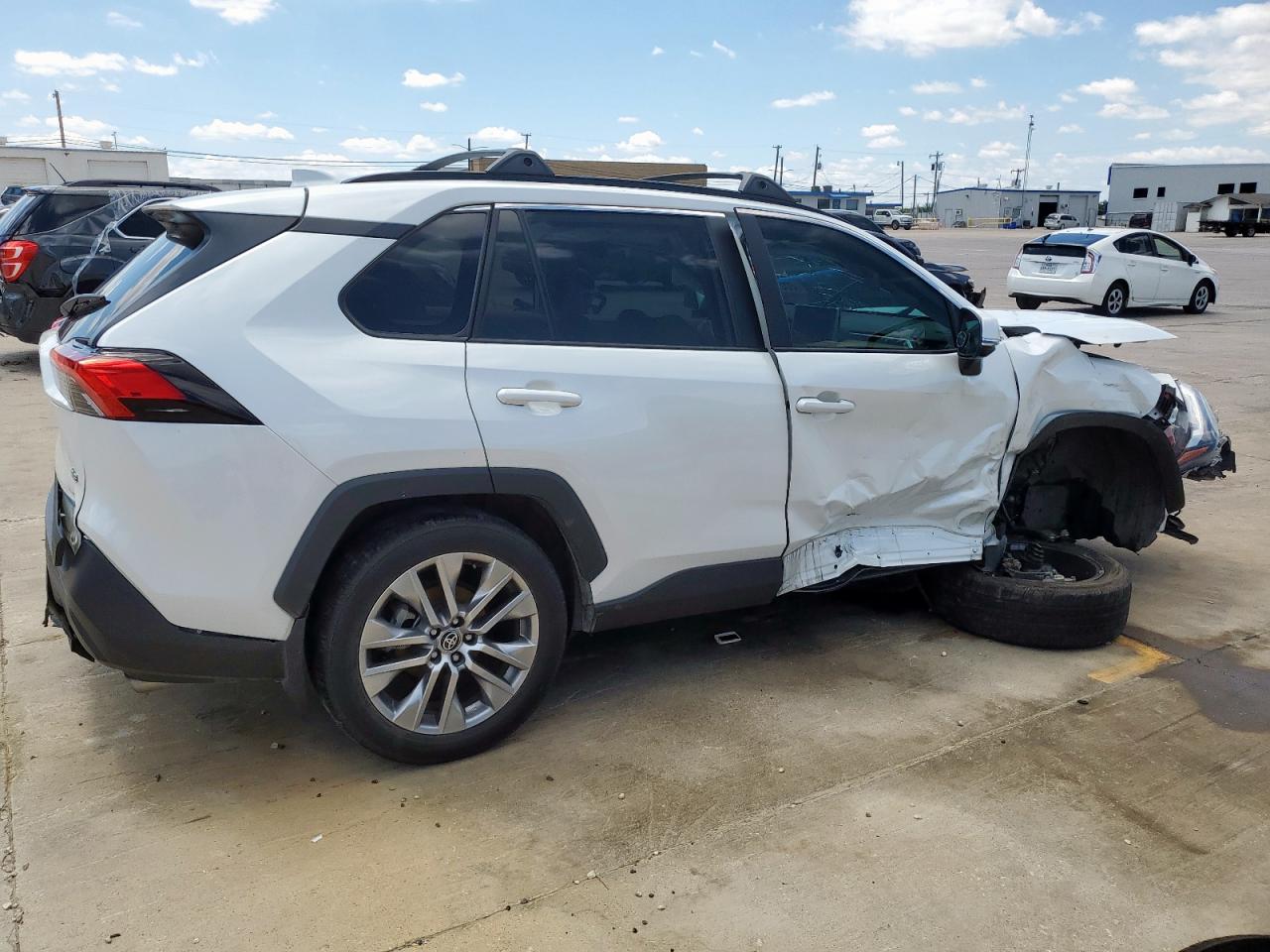 TOYOTA RAV4 XLE PREMIUM
