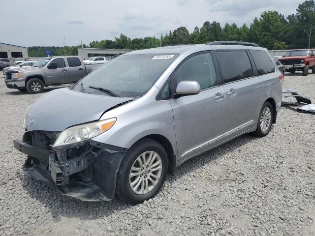 TOYOTA SIENNA XLE