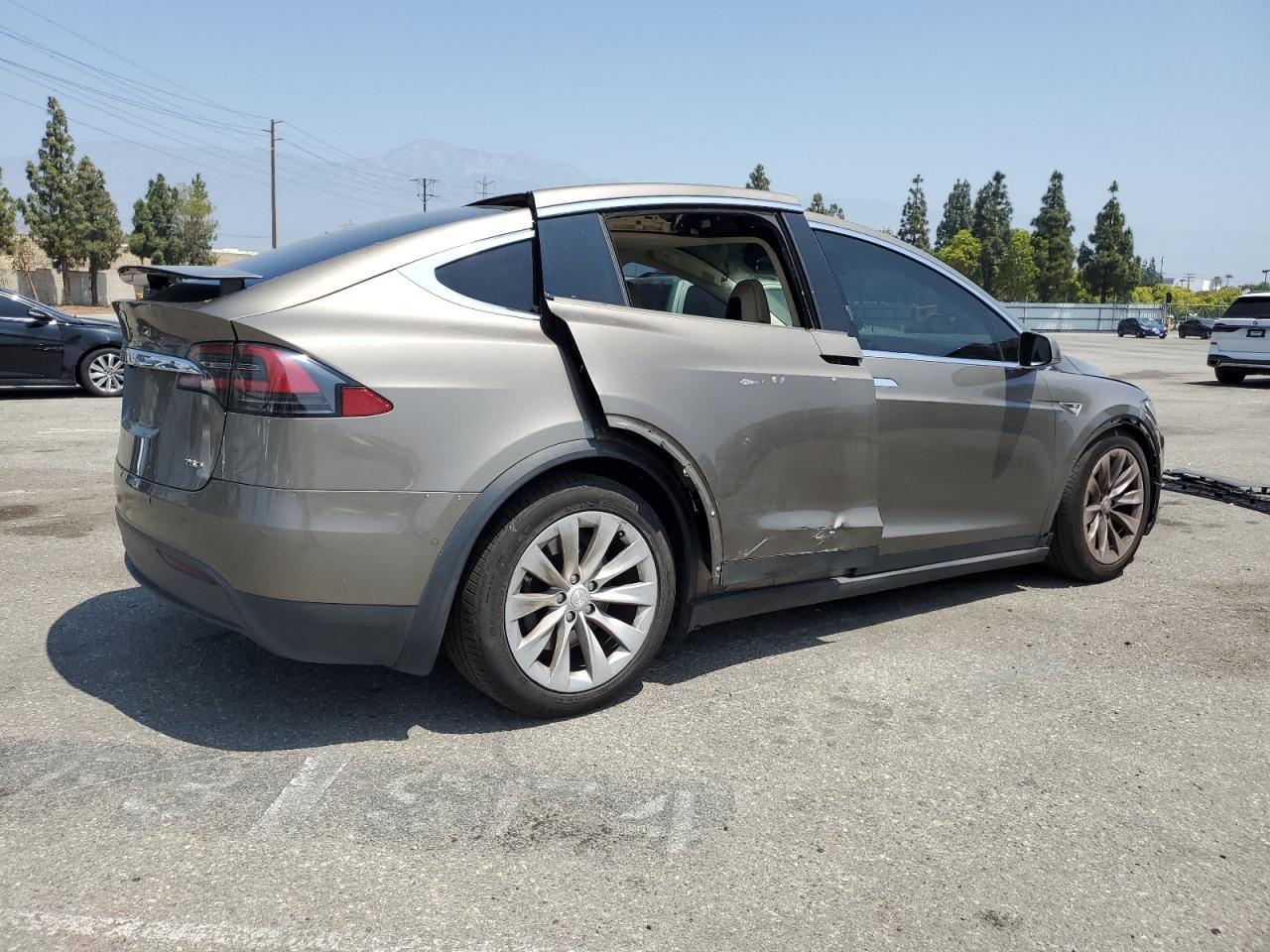 Tesla Model x 2016
