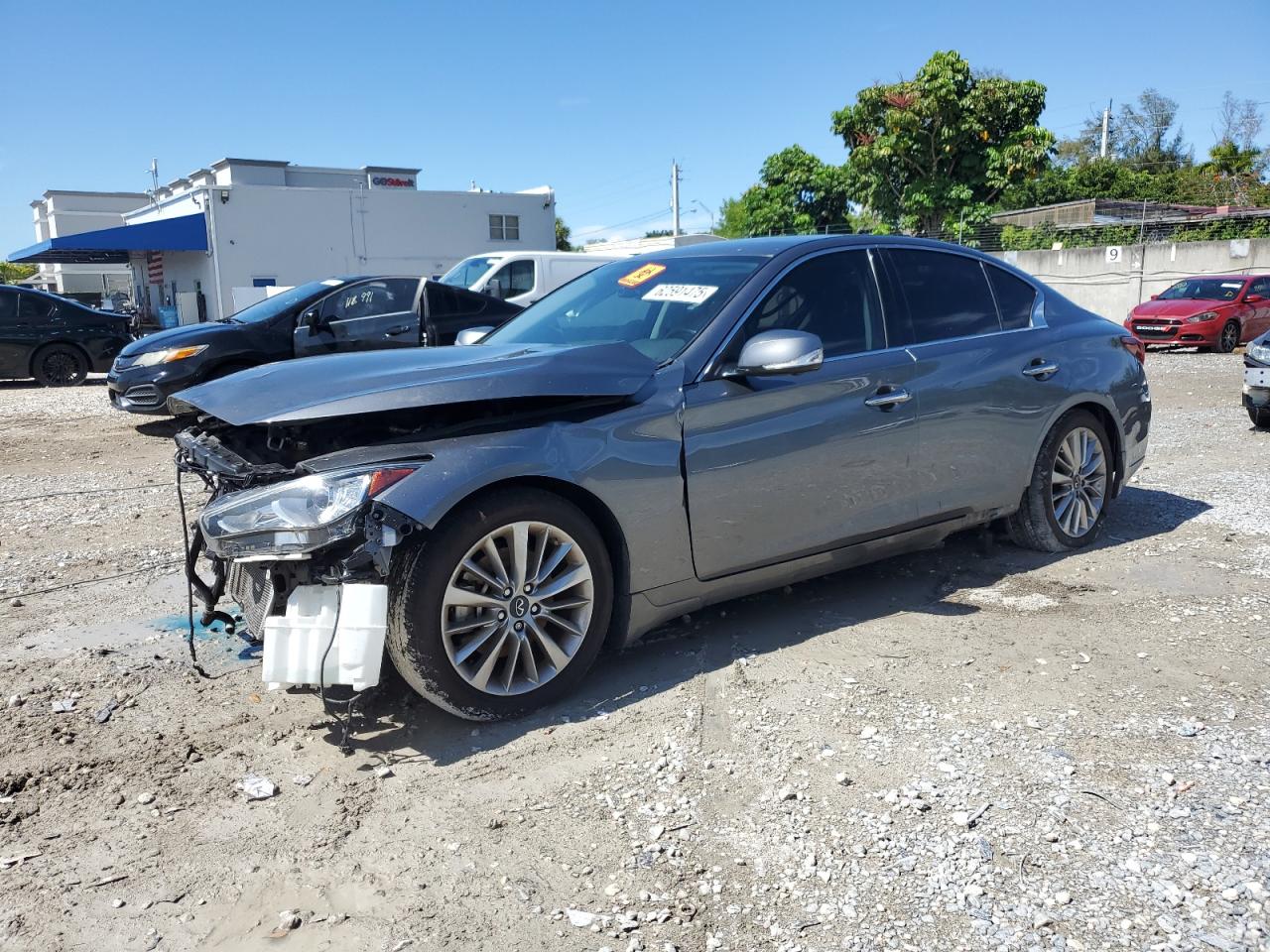INFINITI Q50 LUXE