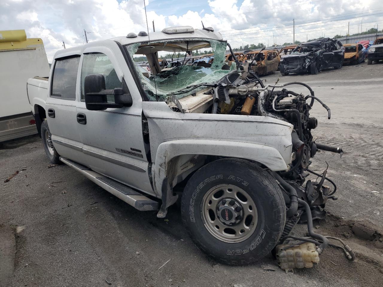 Lot #3305405306 2005 GMC SIERRA K25