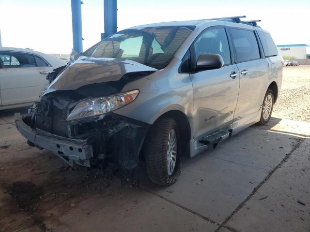 TOYOTA SIENNA XLE