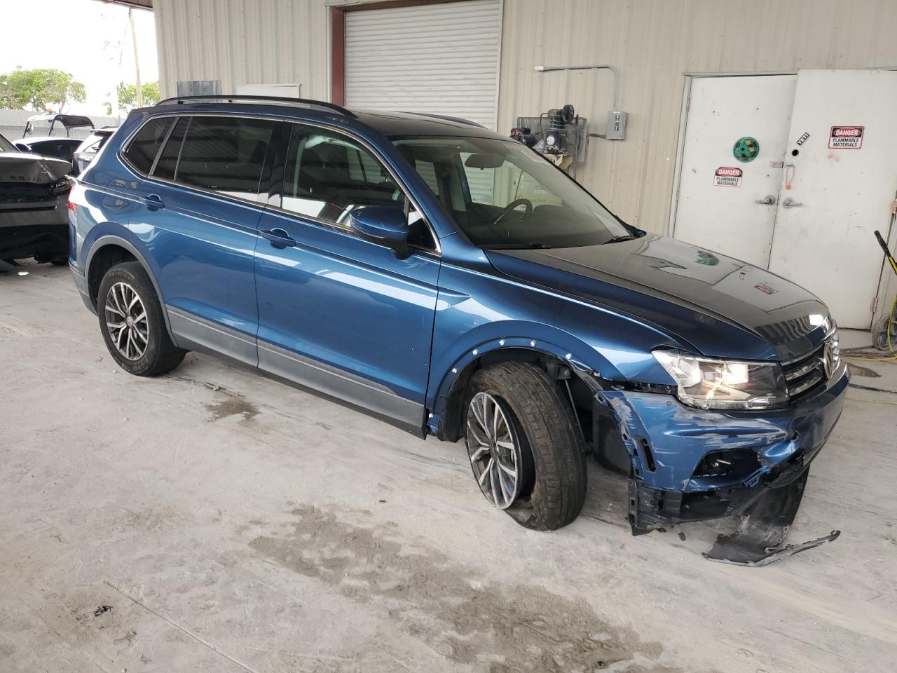 VOLKSWAGEN TIGUAN SE