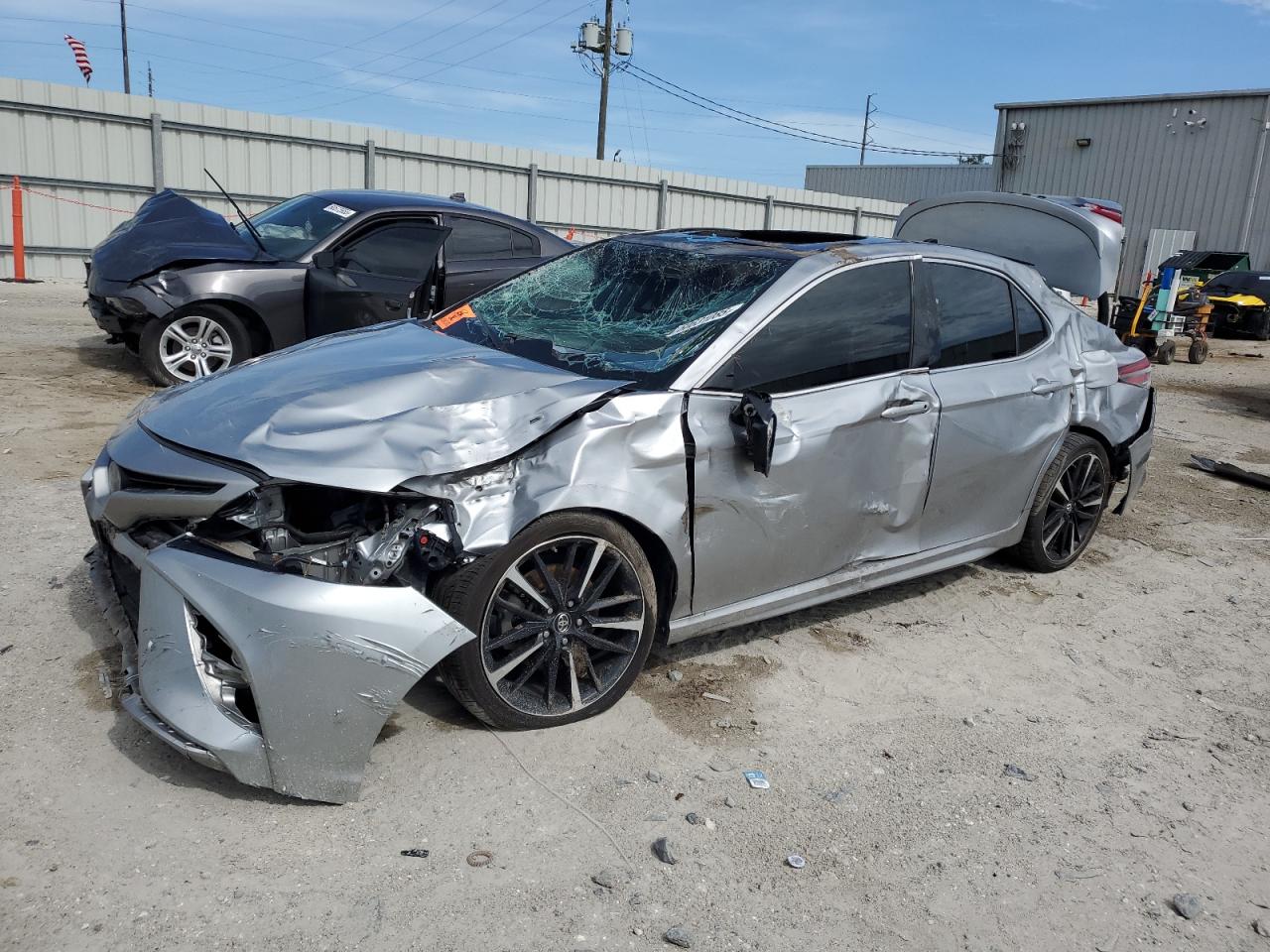 TOYOTA CAMRY XSE