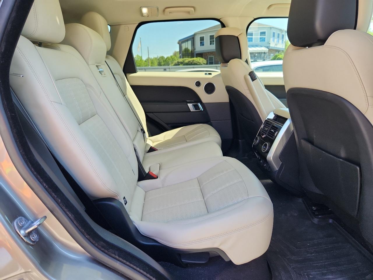 LAND ROVER RANGE ROVER P525 AUTOBIOGRAPHY