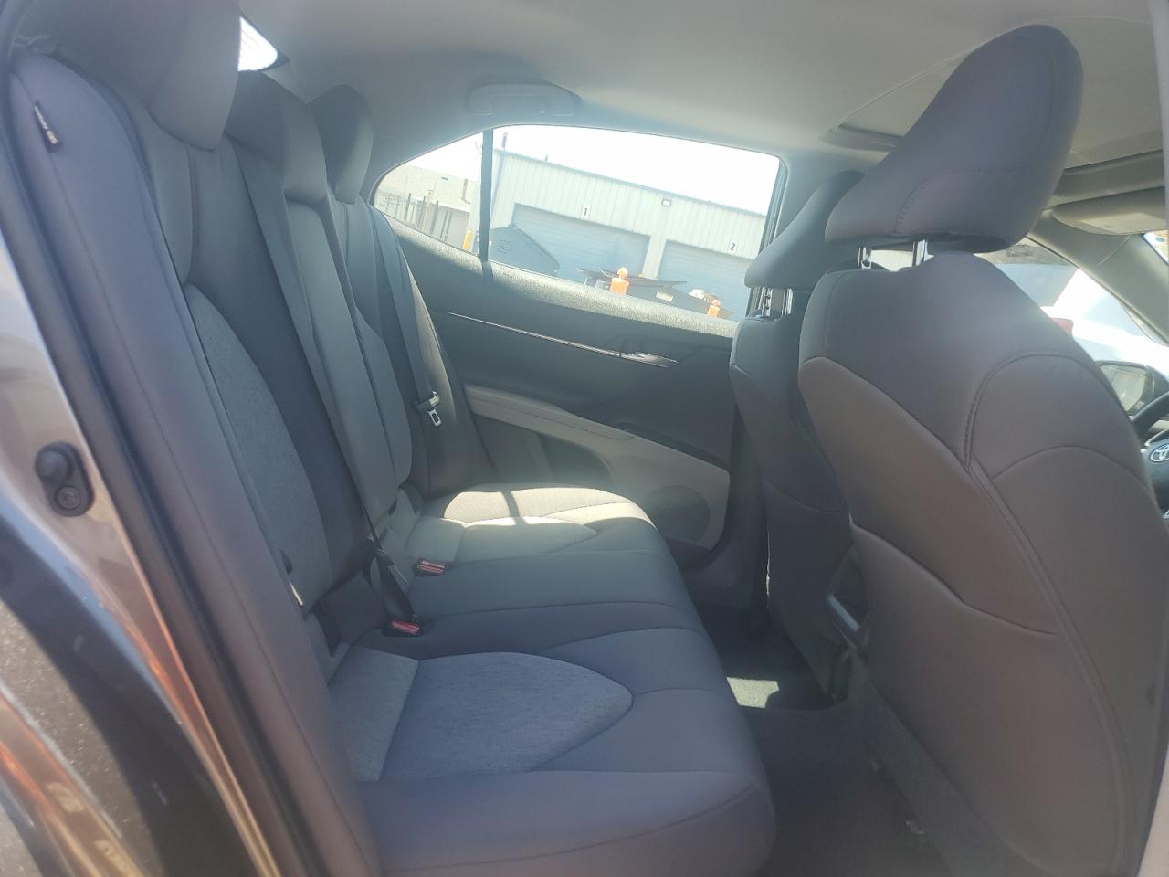 Toyota Camry le 2020