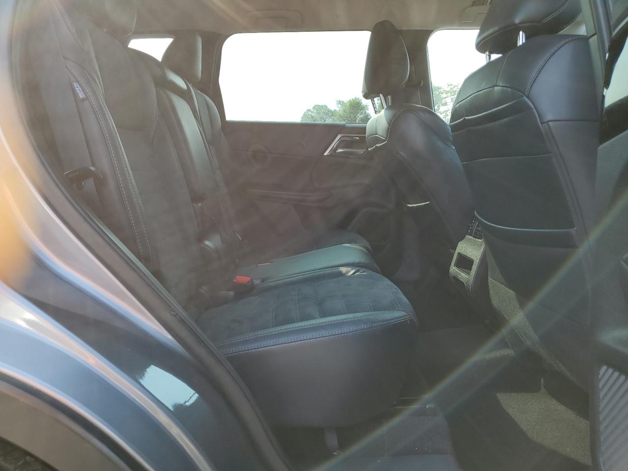 MITSUBISHI OUTLANDER SE