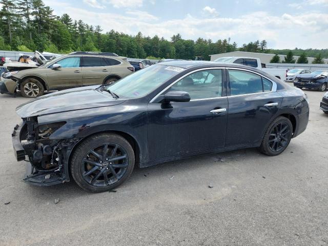 NISSAN MAXIMA S