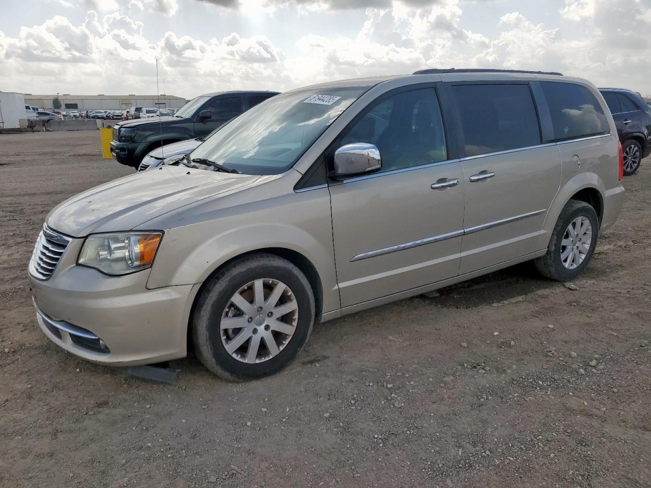 CHRYSLER TOWN & COUNTRY TOURING L