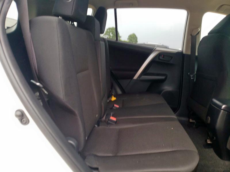 2018 TOYOTA RAV4 LE - JTMZFREV6JJ208653