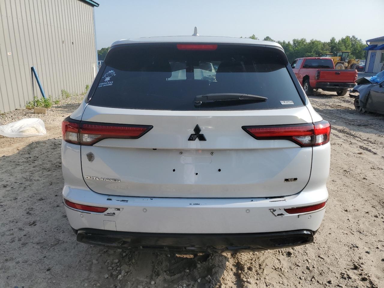 MITSUBISHI OUTLANDER SE
