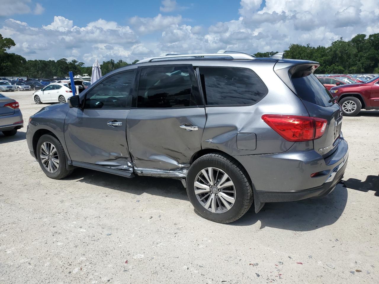 Nissan Pathfinder 2020