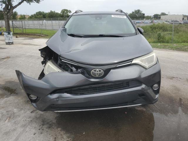 2017 TOYOTA RAV4 XLE JTMWFREV7HD101560