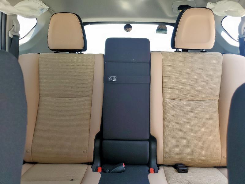 2018 TOYOTA RAV4 HV LE JTMRJREV1JD234350
