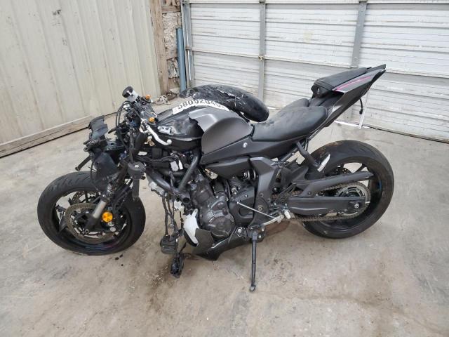 YAMAHA YZFR7 2024 JYARM38E7RA012713 photo #4