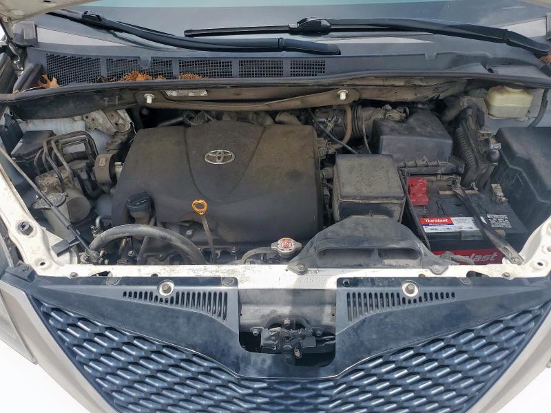 2017 TOYOTA SIENNA SE 5TDXZ3DC9HS821990