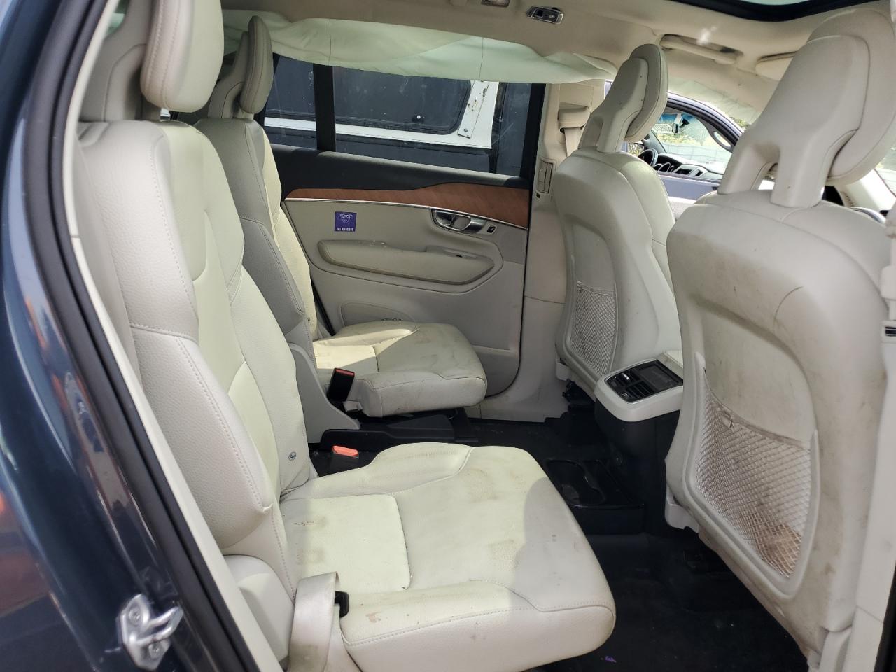 VOLVO XC90 T6 MOMENTUM