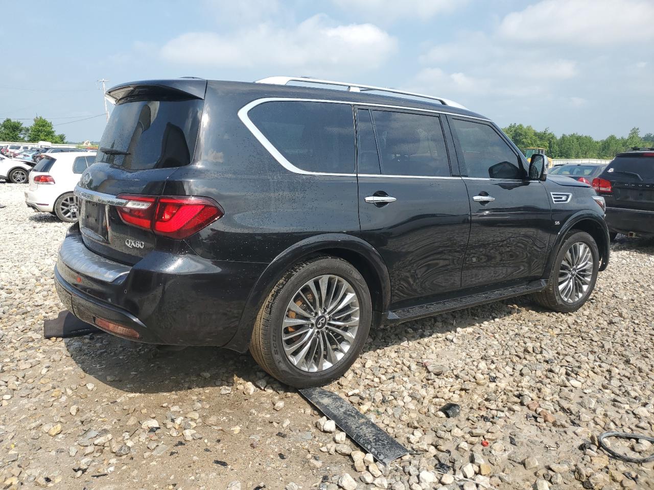 INFINITI QX80 BASE