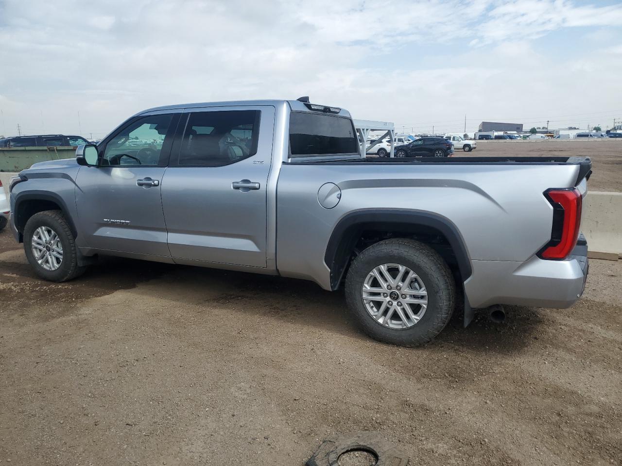 TOYOTA TUNDRA CREWMAX SR5