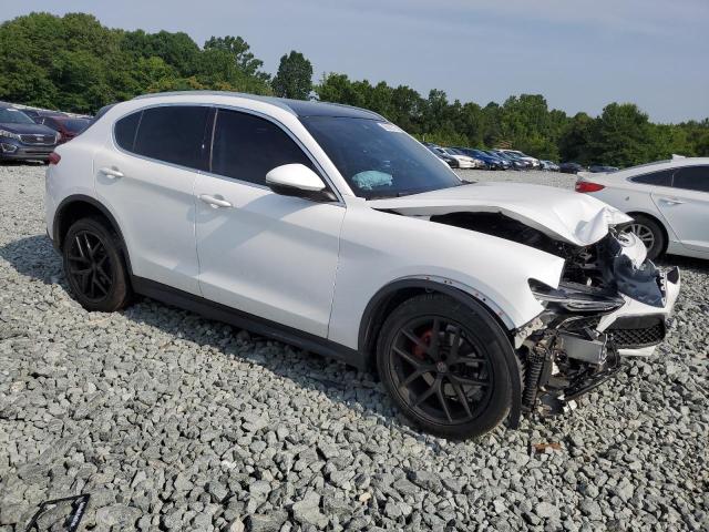 2018 ALFA ROMEO STELVIO ZASFAKAN8J7C00010