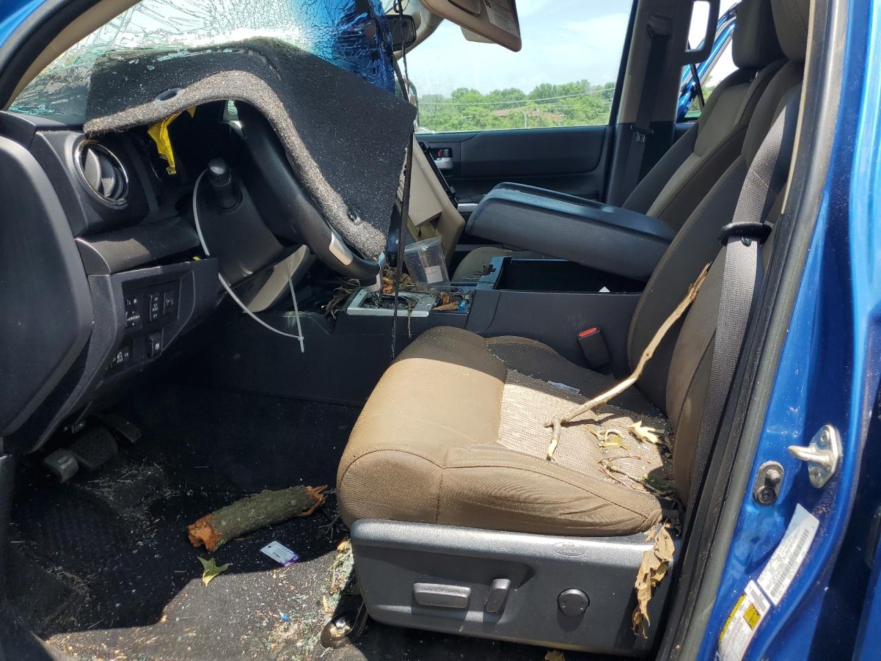 TOYOTA TUNDRA CREWMAX SR5