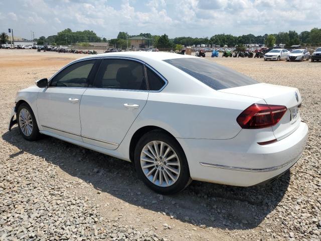 2017 VOLKSWAGEN PASSAT SE 1VWBT7A38HC051755