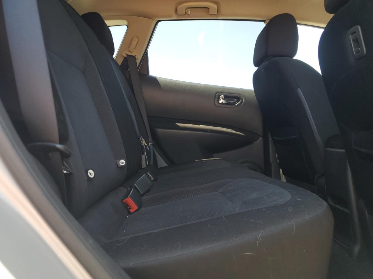 Nissan Rogue s 2012