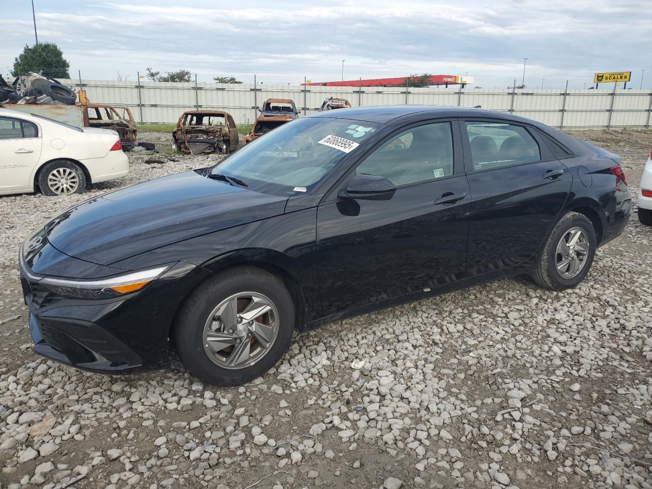 HYUNDAI ELANTRA SE