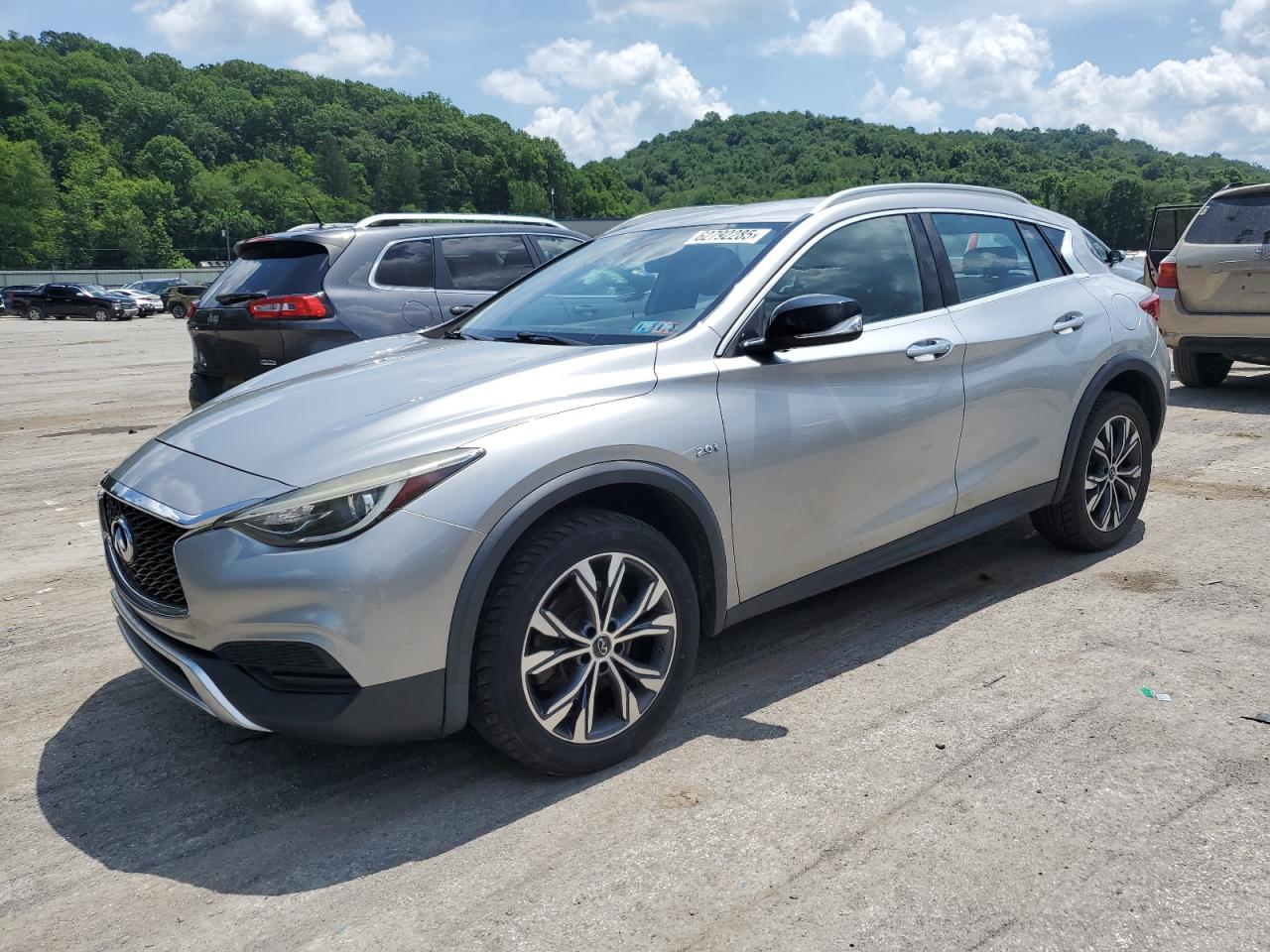 INFINITI QX30 BASE