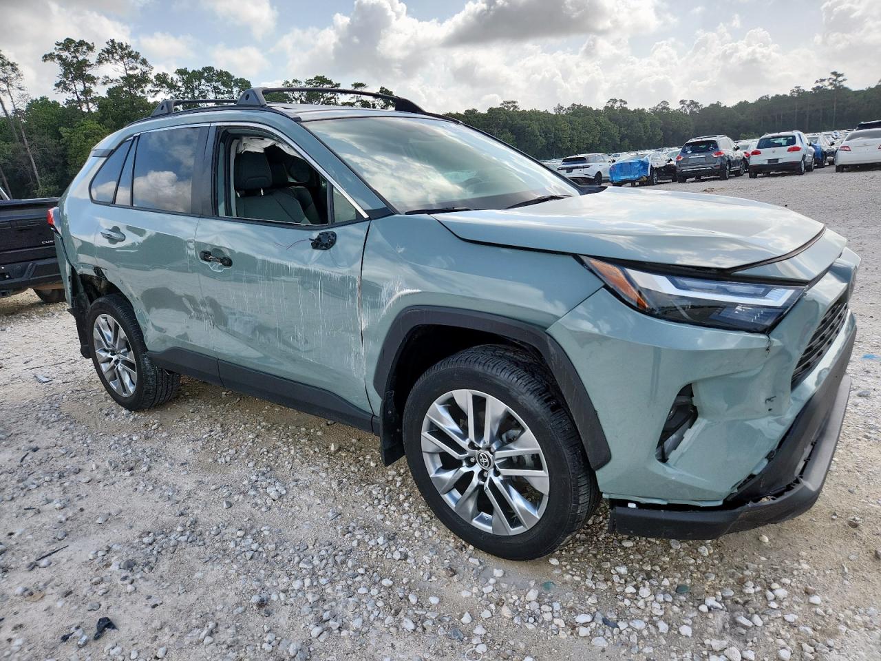 TOYOTA RAV4 XLE PREMIUM