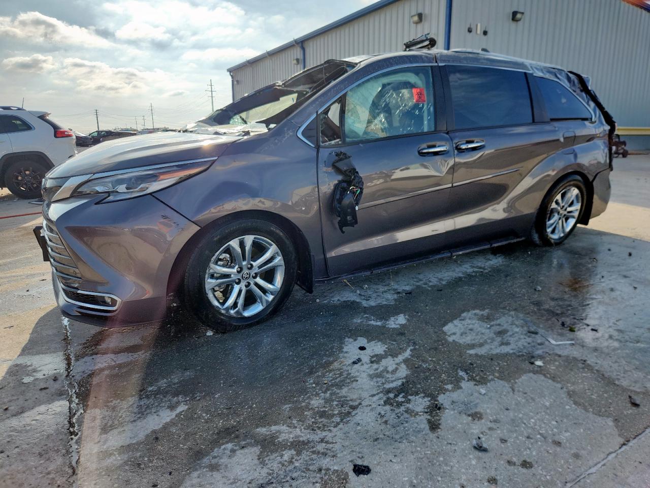 TOYOTA SIENNA LIMITED