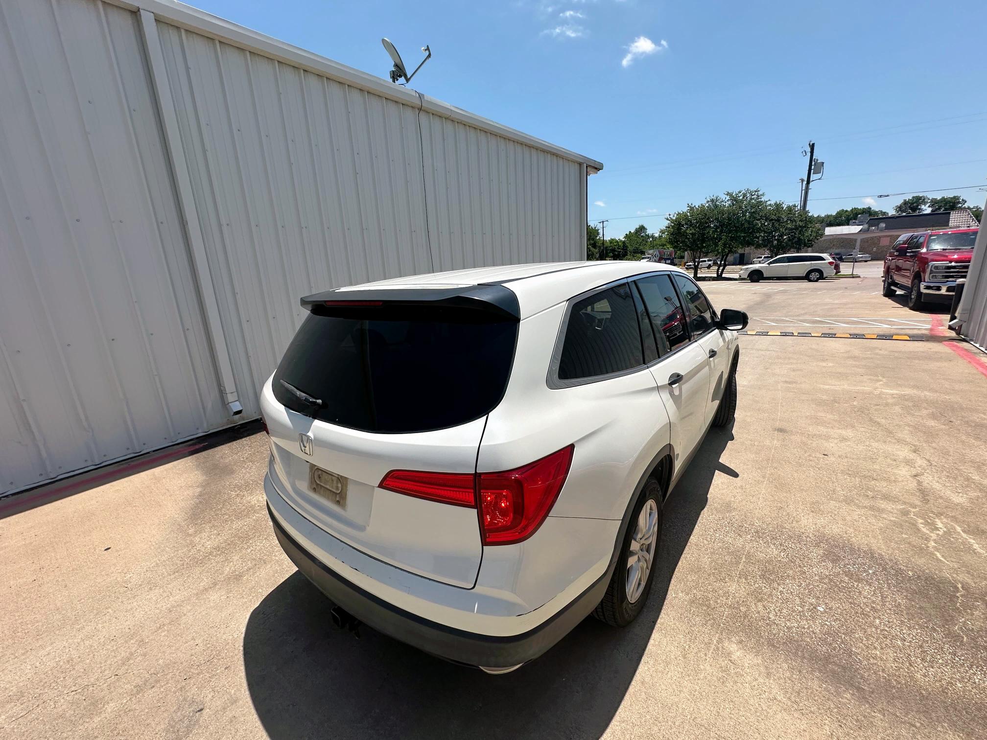 Vin: 5fnyf5h14jb003014, lot: 61696045, honda pilot lx 20184