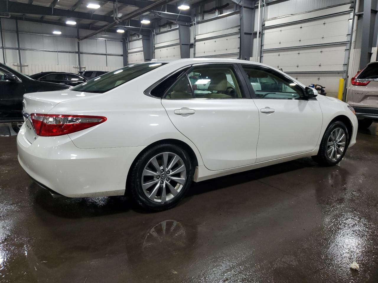 Toyota Camry le 2017