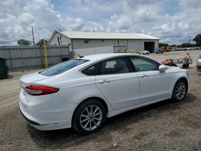 Vin: 3fa6p0hd9hr190220, lot: 60995515, ford fusion se 20173