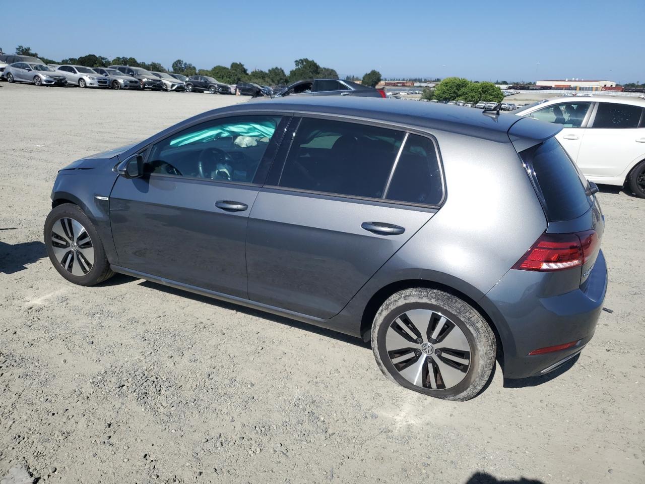 VOLKSWAGEN E-GOLF SE