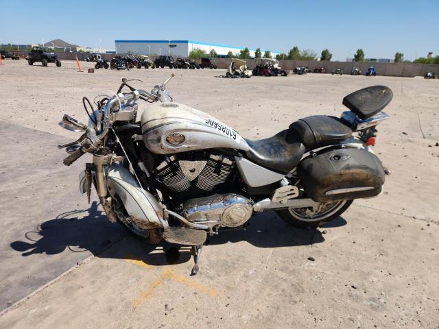 VICTORY MOTORCYCLES KINGPIN 2005 white  gas 5VPCB16D653007470 photo #4