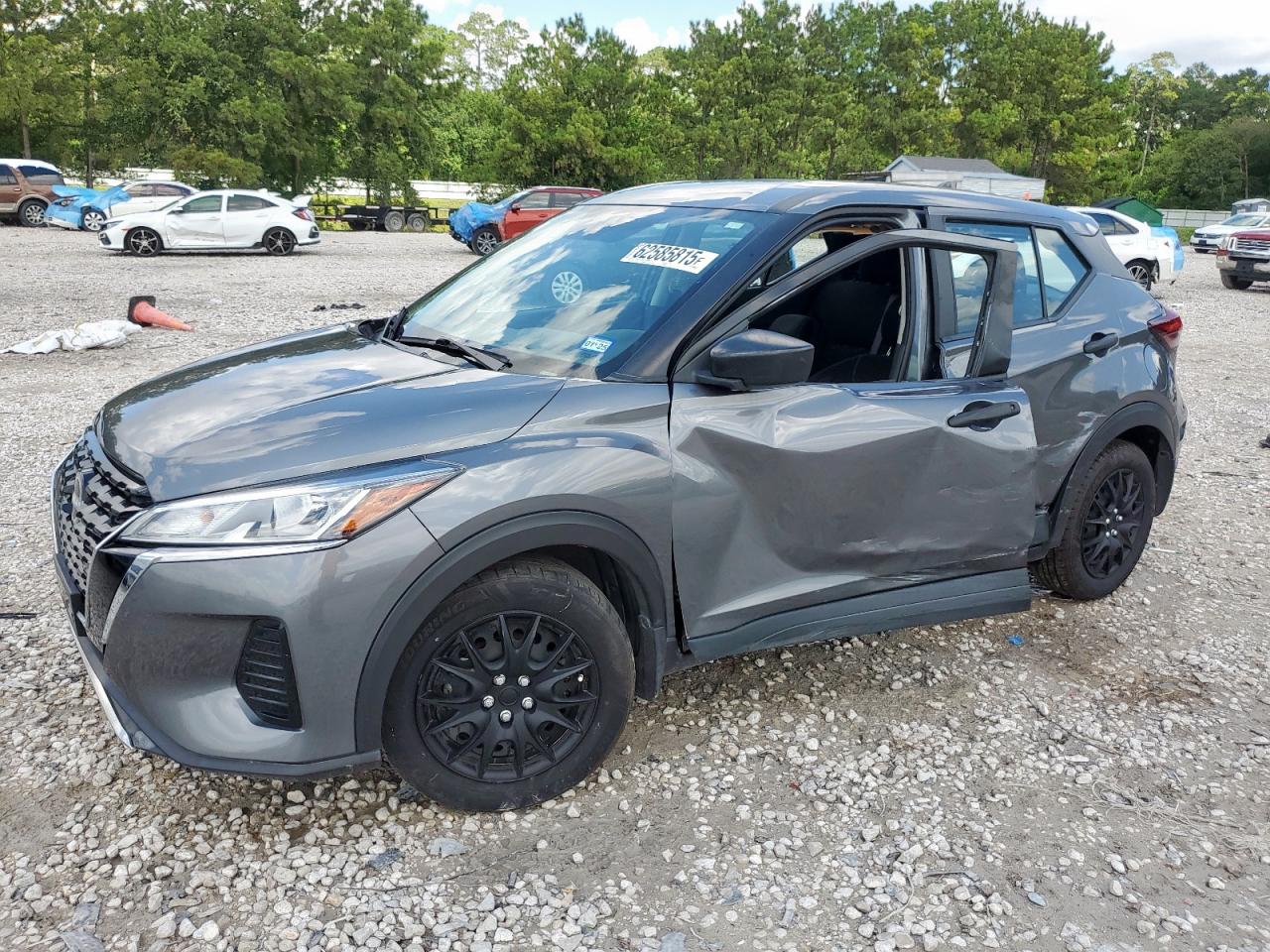 NISSAN KICKS S