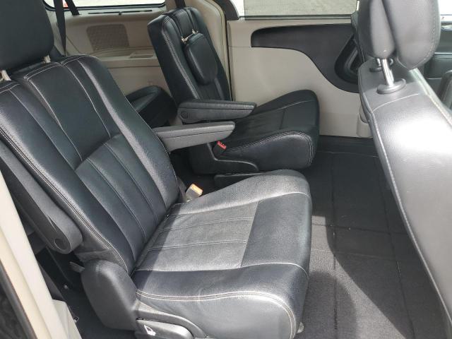 2016 CHRYSLER TOWN & COU - 2C4RC1BG8GR208741