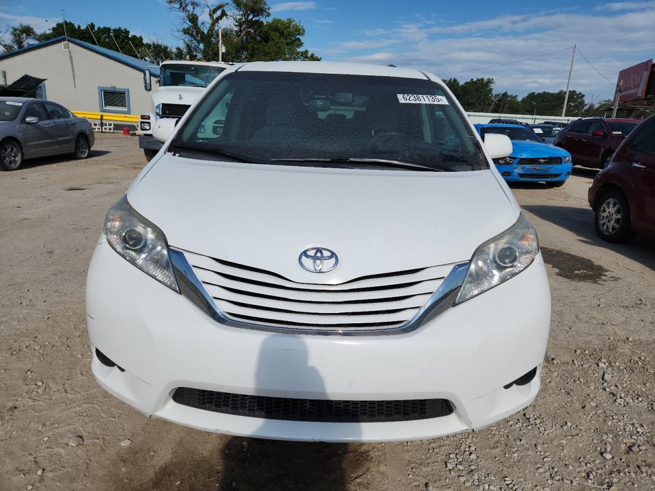 Lot #3212256708 2017 TOYOTA SIENNA LE