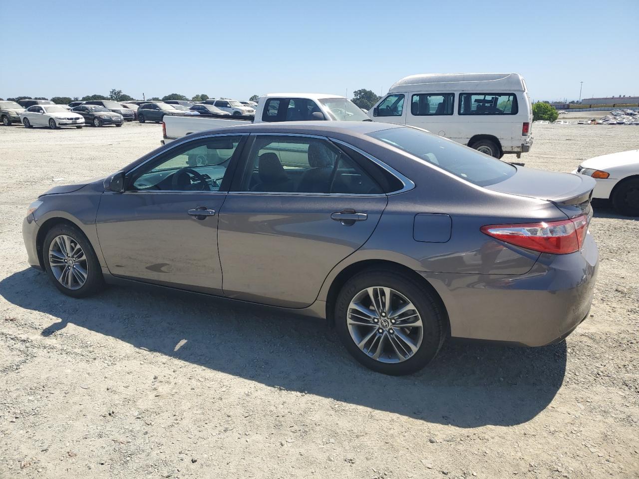 Toyota Camry le 2015