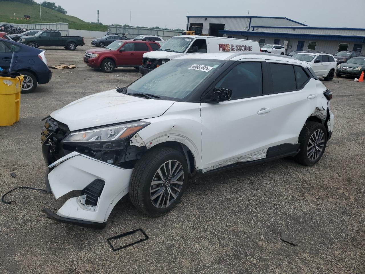 NISSAN KICKS SV