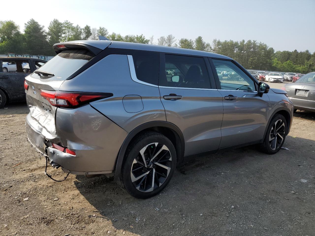 MITSUBISHI OUTLANDER SE